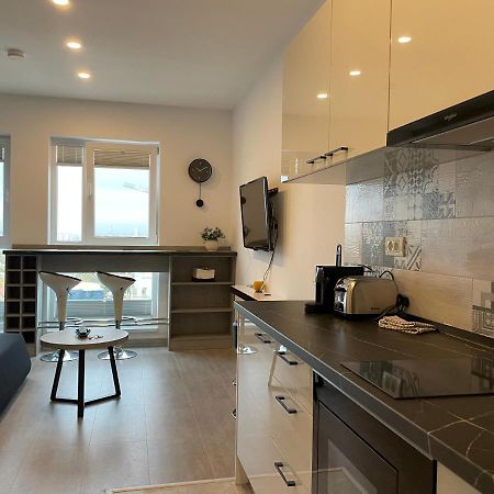 Beautiful Penthouse Lakeview W18 Bukarest Exteriör bild