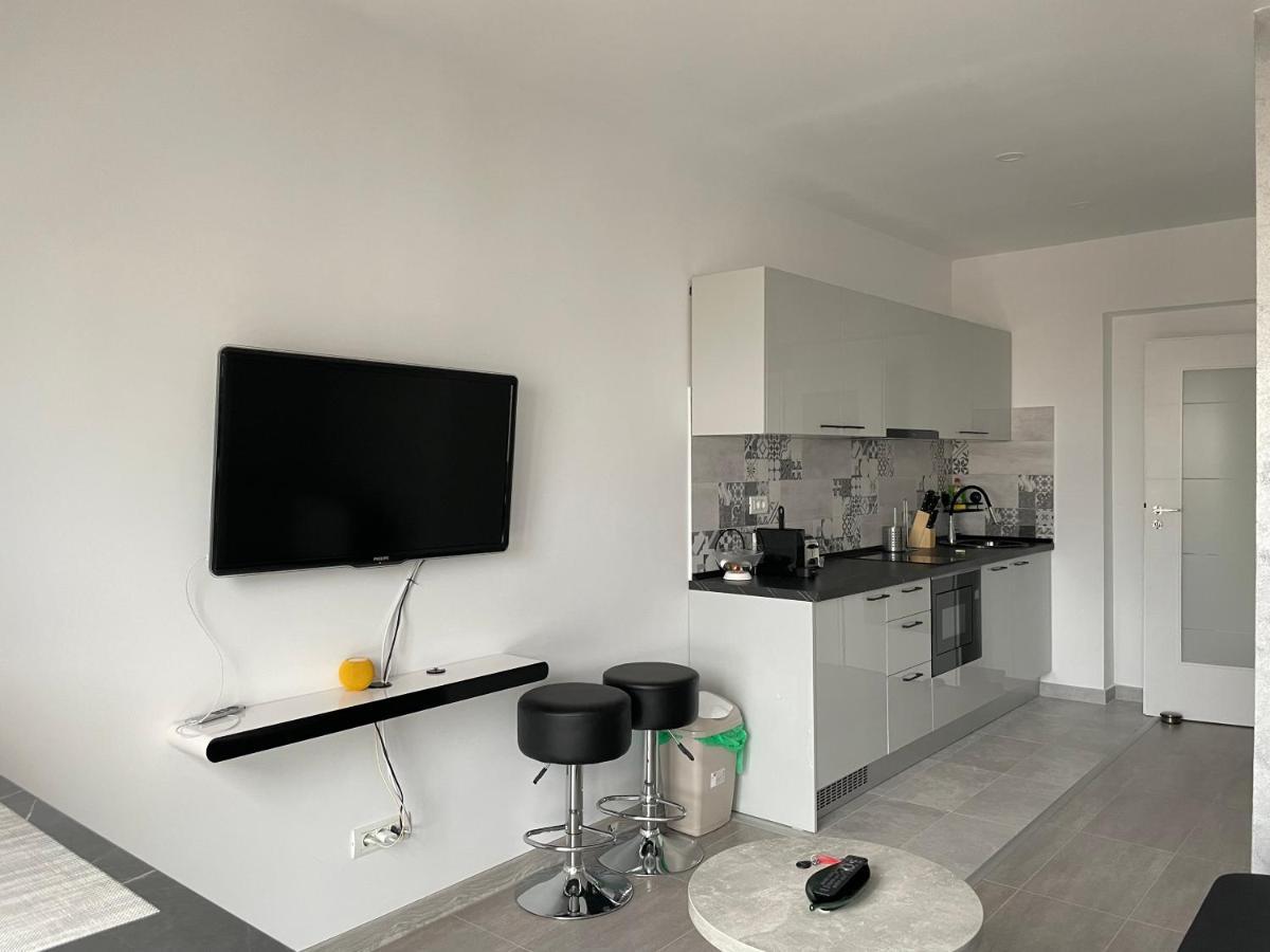 Beautiful Penthouse Lakeview W18 Bukarest Exteriör bild