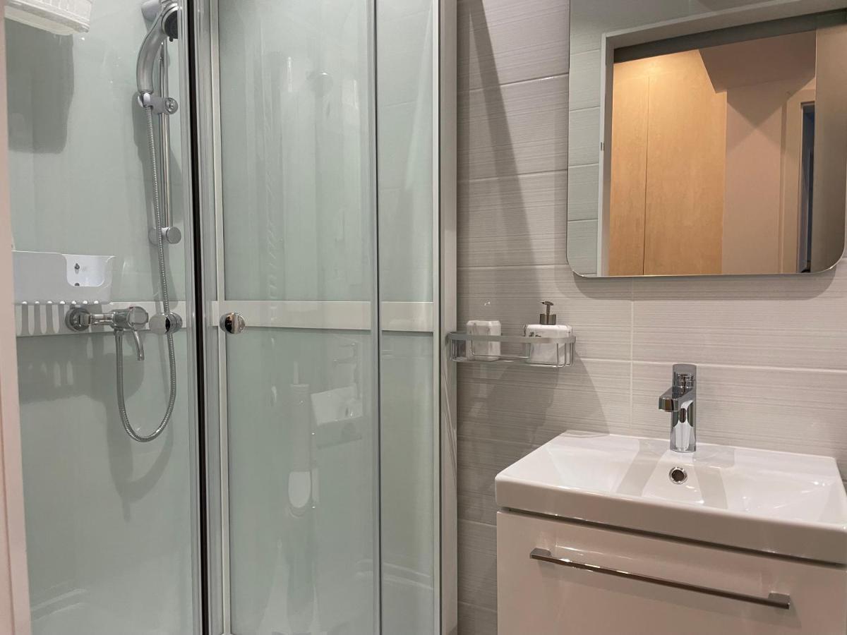 Beautiful Penthouse Lakeview W18 Bukarest Exteriör bild